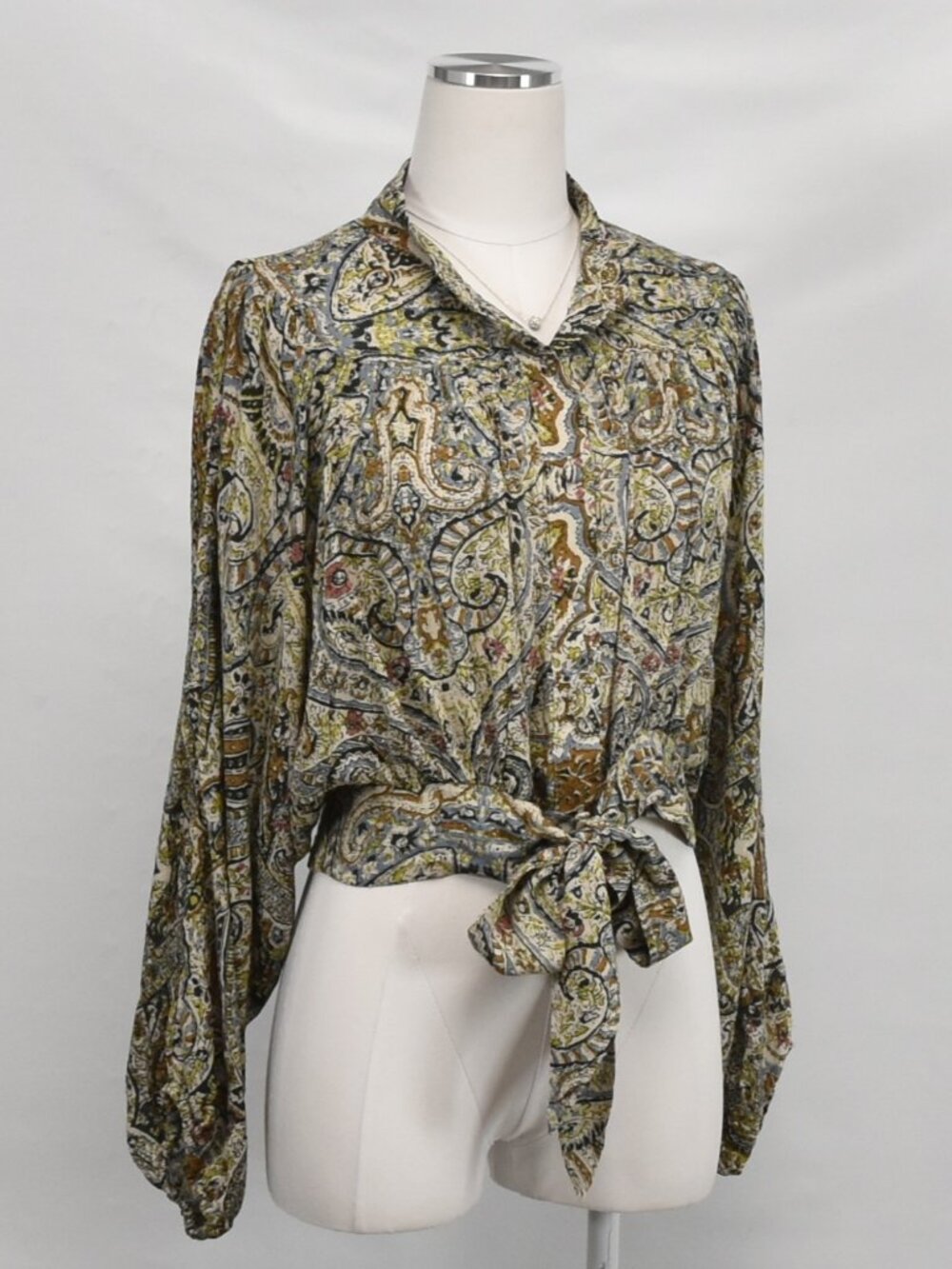 🍂Nicole Miller Paisley Tie-Front Blouse Size Medium